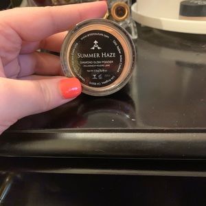 Artist Couture Diamond Glow Powder in Summer Haze